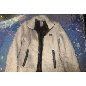 Women’s Fuzzy Patagonia Small Full Zip Fleece Cream